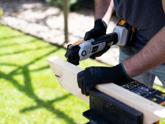 BAT7064049 Anti-vibration Multi-tool 18V Bare Unit