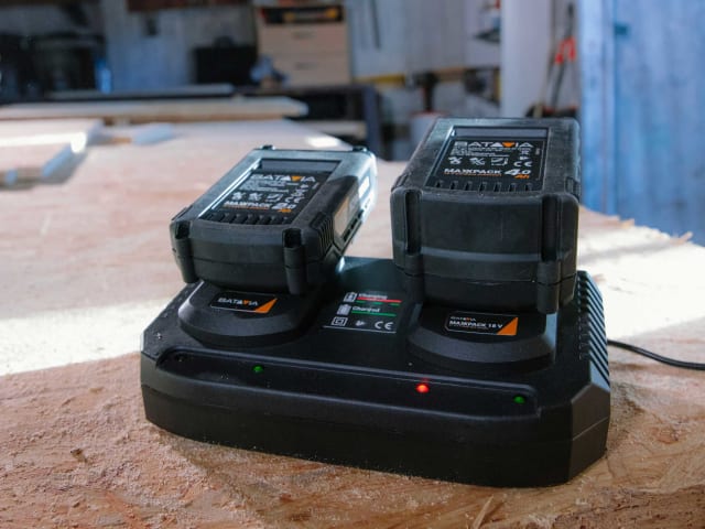 BAT7064162 MAXXPACK Li-ion Dual Charger 240V