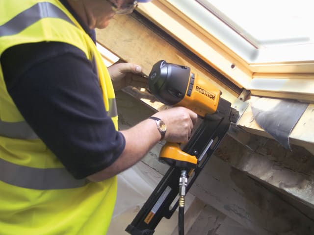 BOSF21PLE F21PL-E Pneumatic Roundhead & MCN Stick Nailer 38-90mm