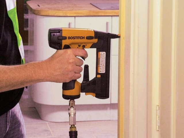 BOSSX1838E SX1838-E Pneumatic Stapler 38mm 18 Gauge