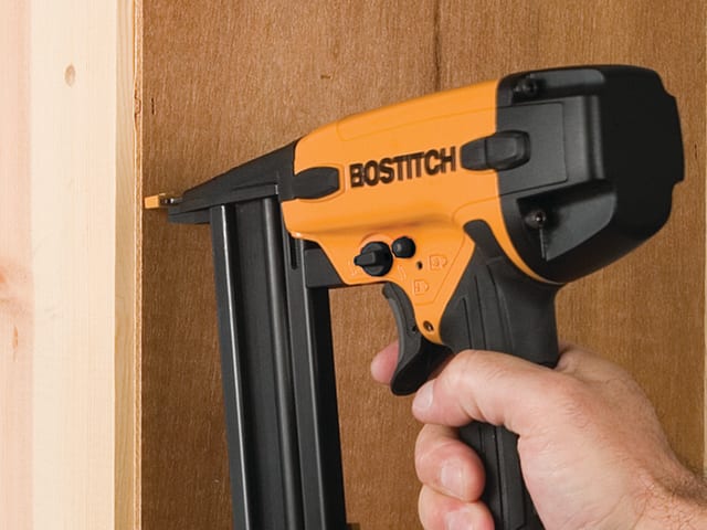 BOSSX1838E SX1838-E Pneumatic Stapler 38mm 18 Gauge