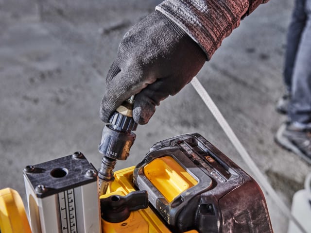 DEWDCE6820N DCE6820N XR Water Tank 18V Bare Unit