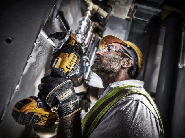 DEWDCS356P1 DCS356P1 XR Oscillating Multi-Tool 18V 1 x 5.0Ah Li-ion