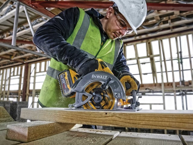 DEWDCS578T2 DCS578T2 XR FlexVolt Circular Saw 190mm 54V 2 x 2.0Ah Li-ion