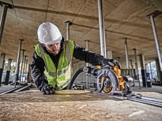DEWDCS579T2 DCS579T2 XR FlexVolt Circular Saw 190mm 54V 2 x 2.0Ah Li-ion