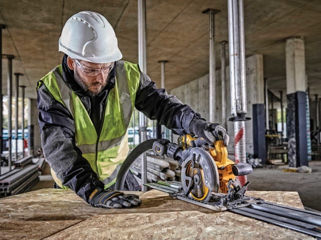 DEWDCS579X2 DCS579X2 XR FlexVolt Circular Saw 190mm 54V 2 x 9.0Ah Li-ion