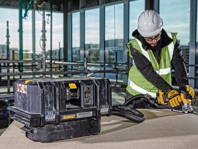 DEWDCV586MT2 DCV586MT2 XR FlexVolt Dust Extractor 54V 2 x 2.0Ah Li-ion