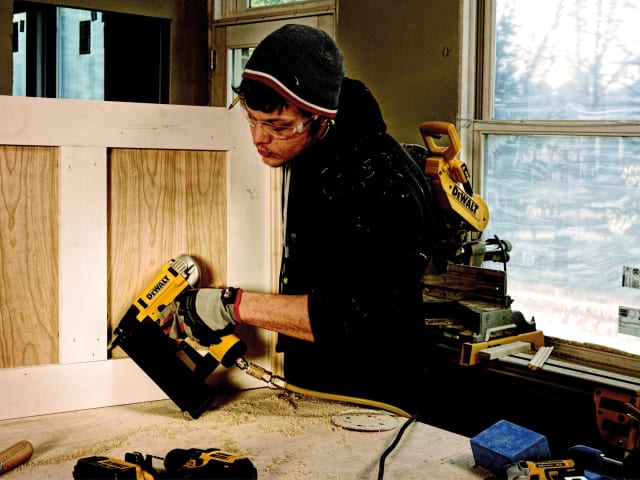 DEWDPN1850PP DPN1850PP Pneumatic Oil-Free 18 Gauge Brad Nailer