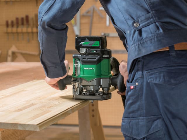 HIKM3612DAJP M3612DA/JPZ 1/4 & 1/2in Multi-Volt Router 36V 1 x 2.5Ah Li-ion