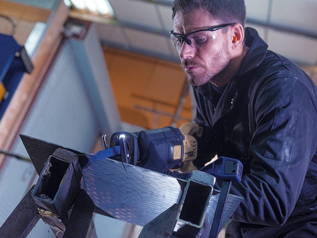 IRW10506426 818R Sabre Saw Blade Metal Cutting 200mm 18 TPI Pack of 2