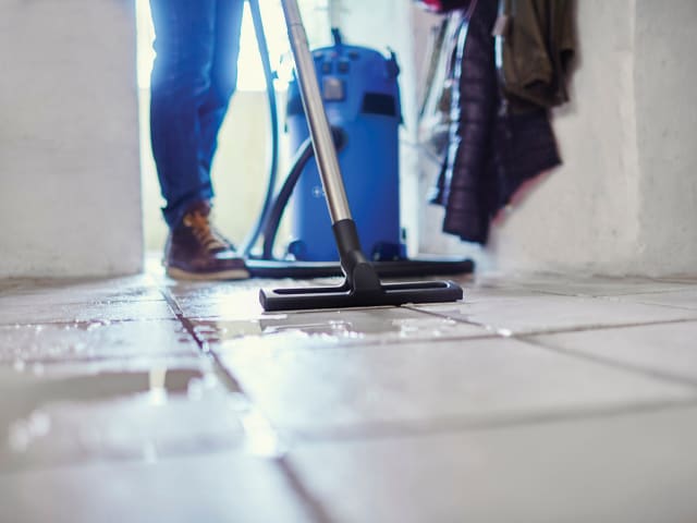 KEWMULTI22T Multi ll 22T Wet & Dry Vacuum with Power Tool Take Off 1200W 240V