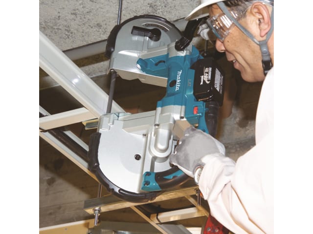 MAKDPB180RTE DPB180RTE LXT Portable Band Saw 18V 2 x 5.0Ah Li-ion