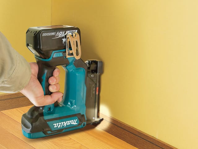 MAKDPT353RTJ DPT353RTJ LXT Pin Nailer 18V 2 x 5.0Ah Li-ion