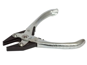 MAU4860160 Flat Nose Pliers, Serrated Jaws 160mm