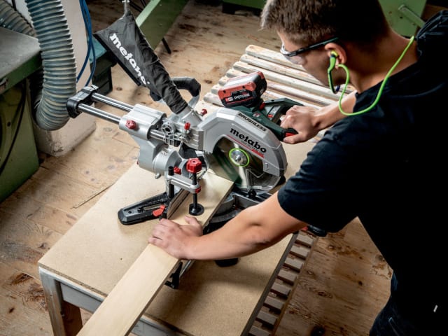 MPTKGS18254 KGS 18 LTX BL 254 Brushless Mitre Saw 18V 1 x 4.0Ah Li-ion