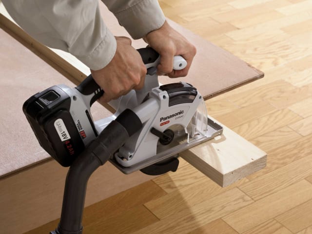 PAN45A2XM32 EY45A2XM Metal Circular Saw 135mm 18V Bare Unit