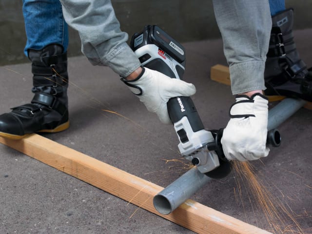 PAN46A2LJ EY46A2LJ2G 125mm Grinder 18V 2 x 5.0Ah Li-Ion