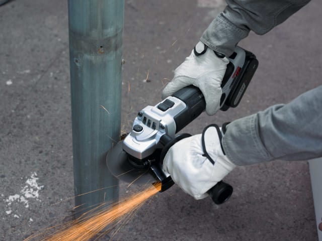 PAN46A2X32 EY46A2X 125mm Grinder 18V Bare Unit