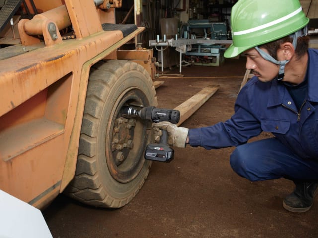 PAN7552X32 EY7552X Heavy-Duty Impact Wrench 18V Bare Unit