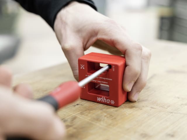 WHA02568 Magnetiser/Demagnetiser